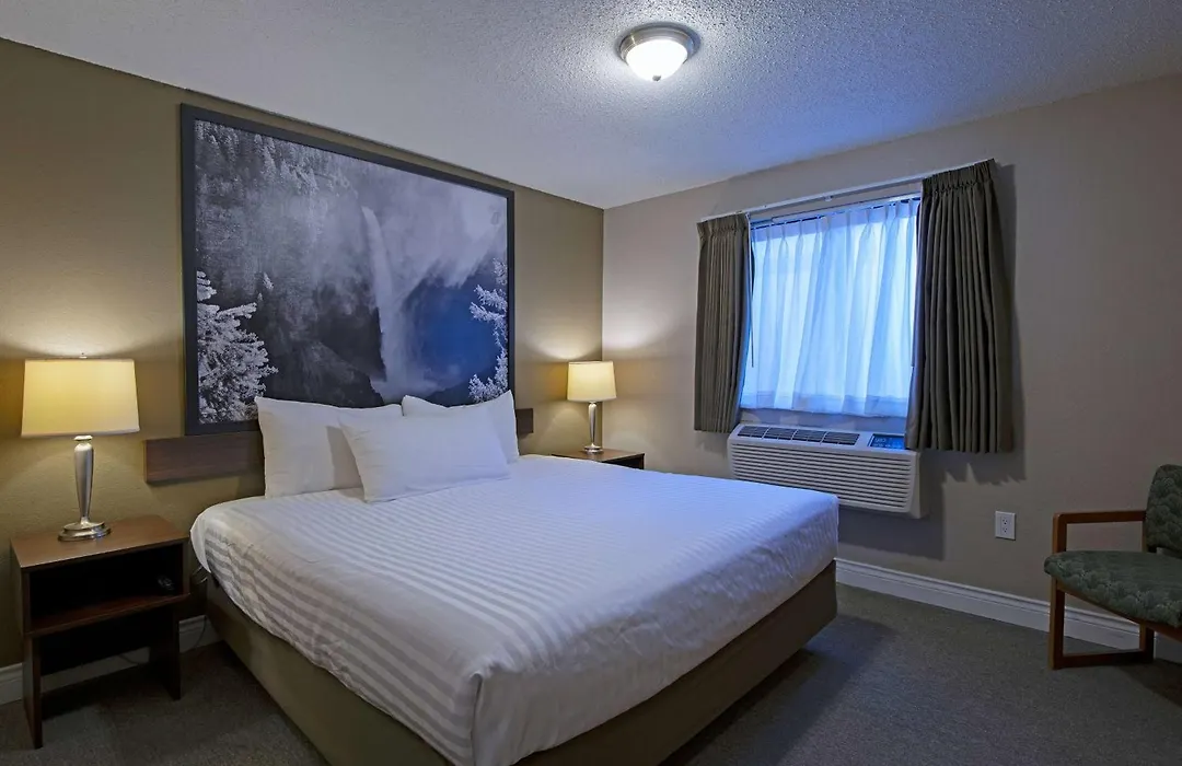 Super 8 By Wyndham Kamloops On The Hill-1