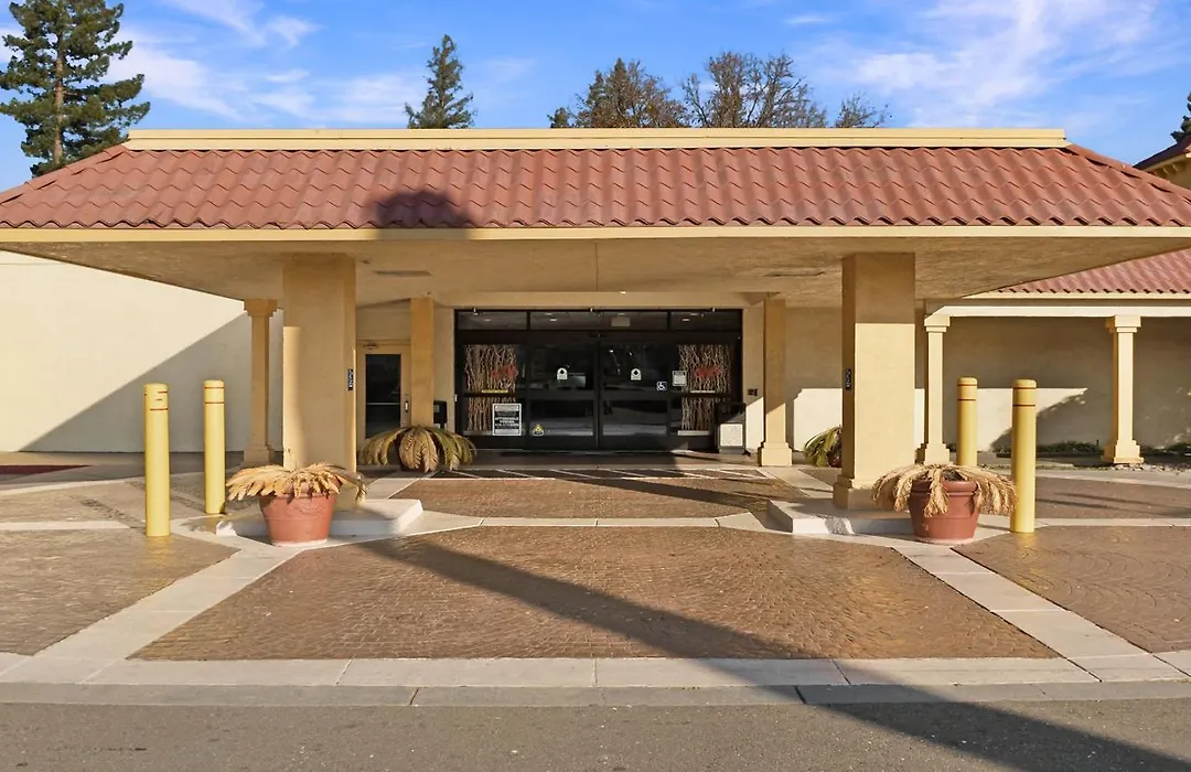 Howard Johnson By Wyndham Sacramento Downtown-1
