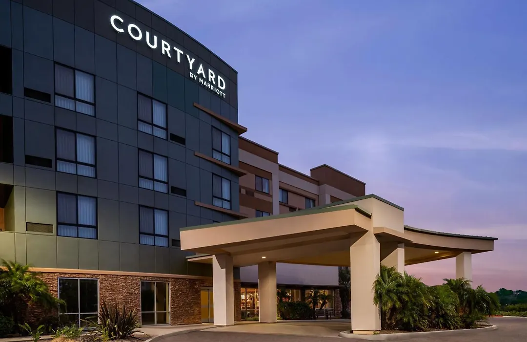 Courtyard By Marriott San Diego Oceanside-1