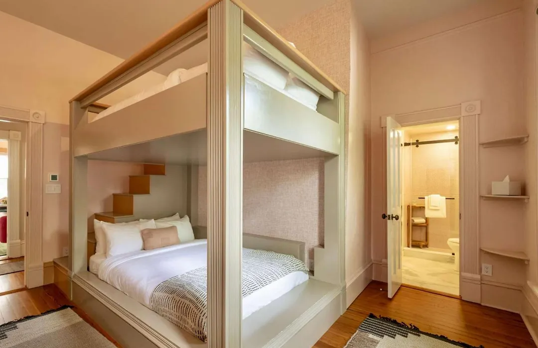 Bunk Room At The Grand Maloney-1