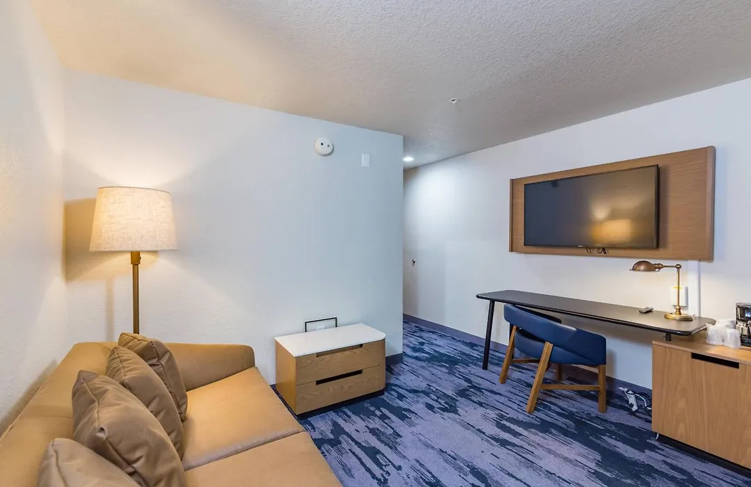 Fairfield Inn And Suites By Marriott Tampa North-1