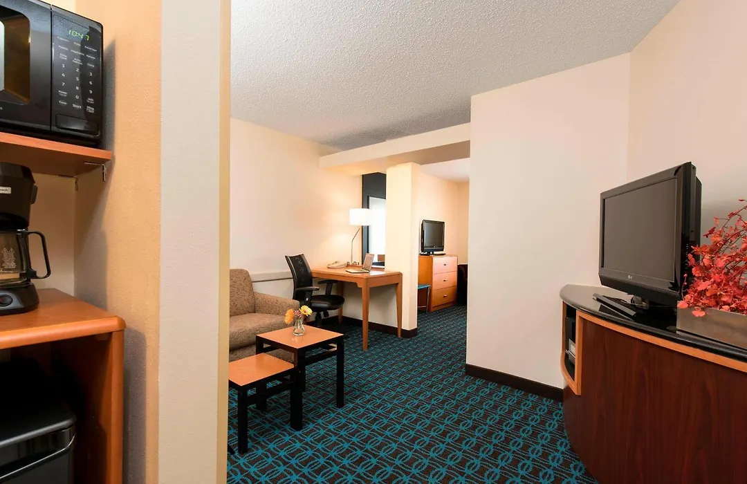 Fairfield Inn & Suites By Marriott Bloomington-1