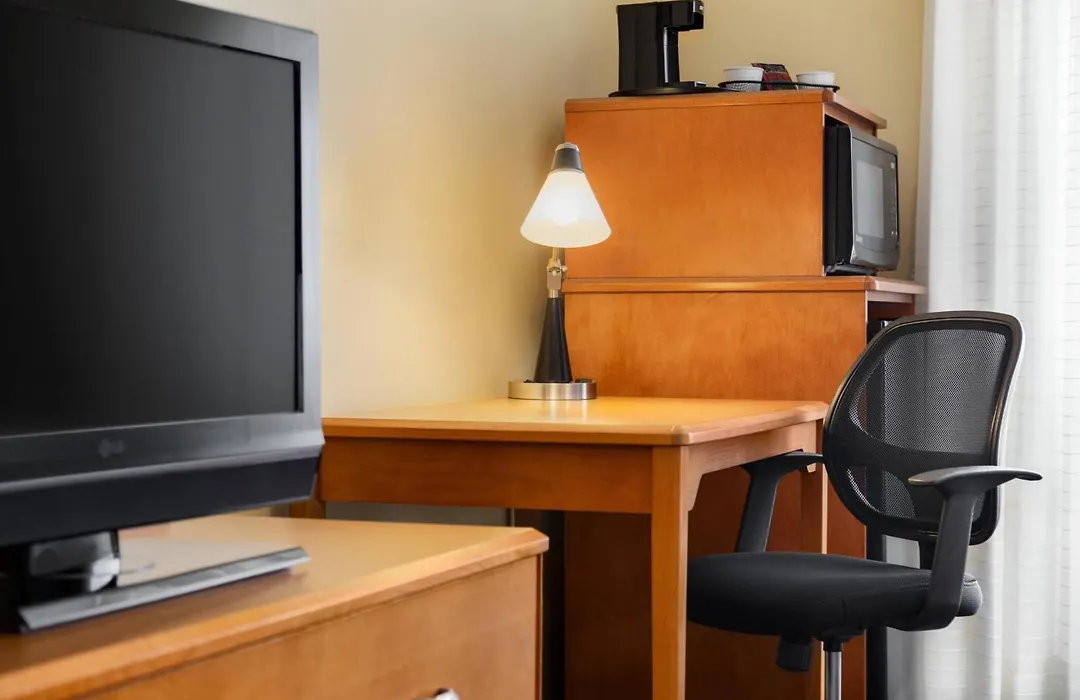Fairfield Inn & Suites By Marriott Toledo Maumee-1