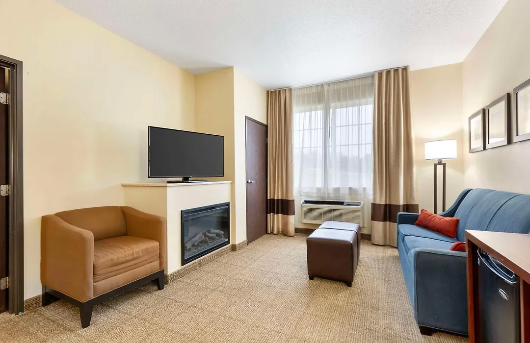 Comfort Suites Cedar Falls Industrial Park-1