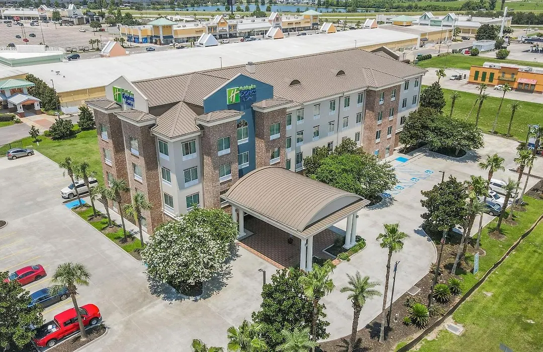 Holiday Inn Express & Suites Gonzales By Ihg-1