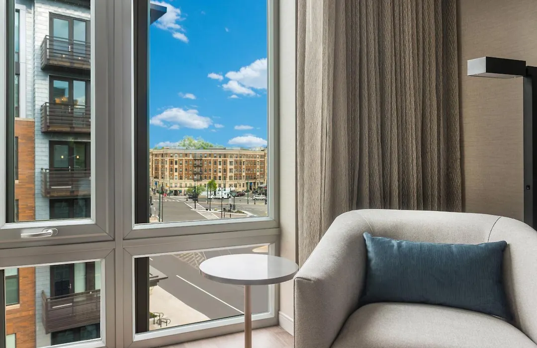 Ac Hotel By Marriott Boston Cleveland Circle-1