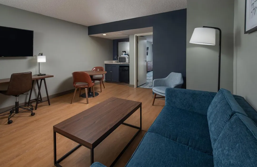 Four Points By Sheraton Suites Tampa Airport Westshore-1