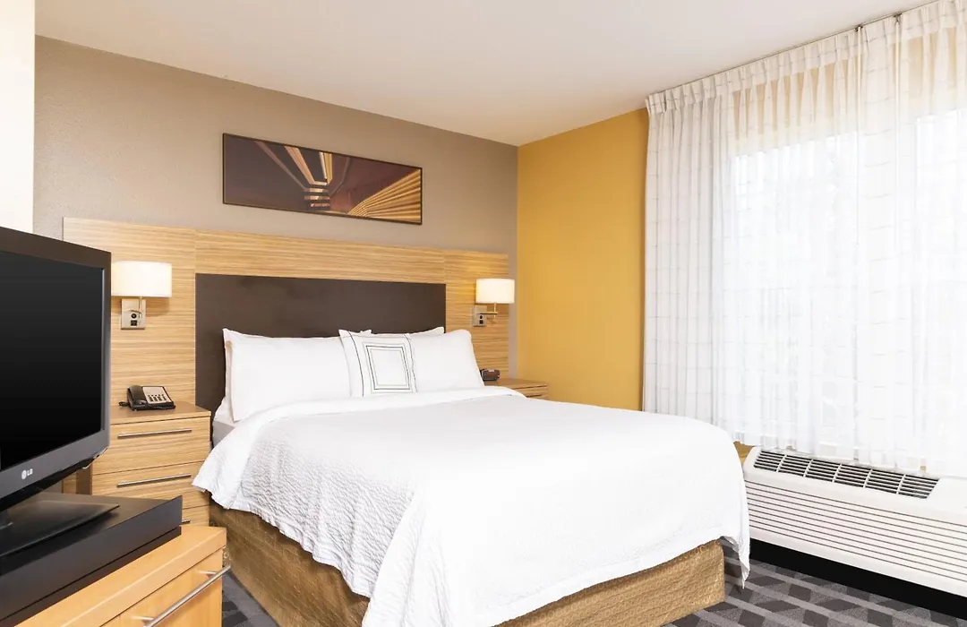Towneplace Suites By Marriott East Lansing-1
