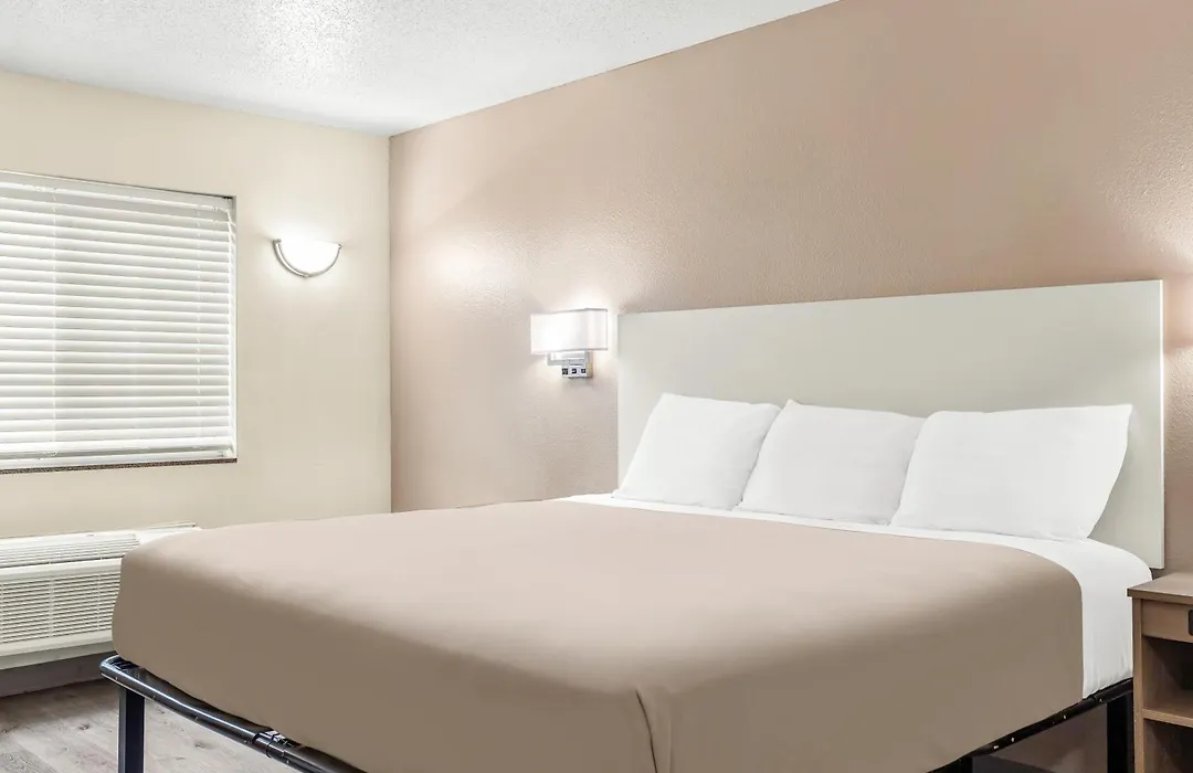 Welcome Suites-O'Fallon-1