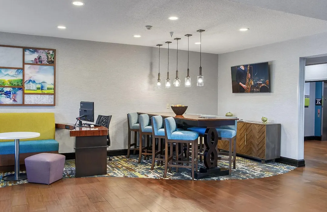 Hampton Inn Elkhart-1