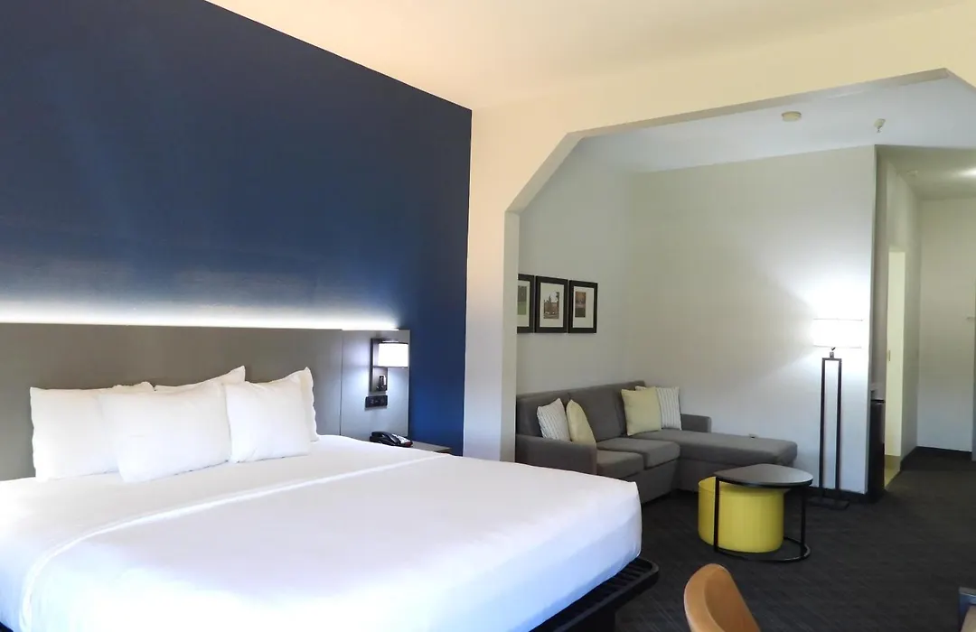 Comfort Suites Crossville-1