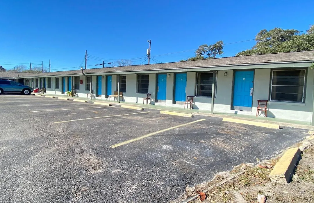 Tropic Motel-1