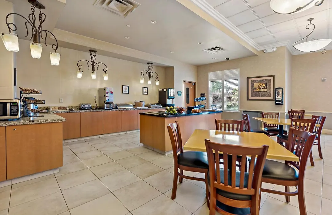 The Inn At Charles Town / Hollywood Casino-1