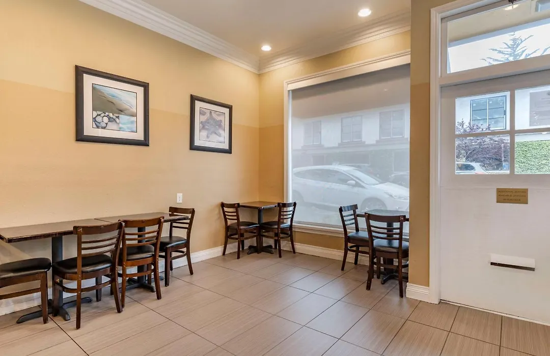 Best Western Carmel'S Town House Lodge-1