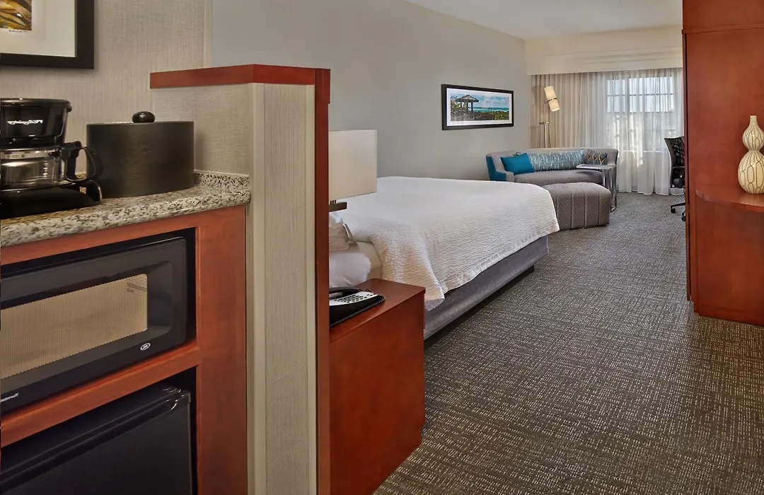 Courtyard By Marriott Stuart-1