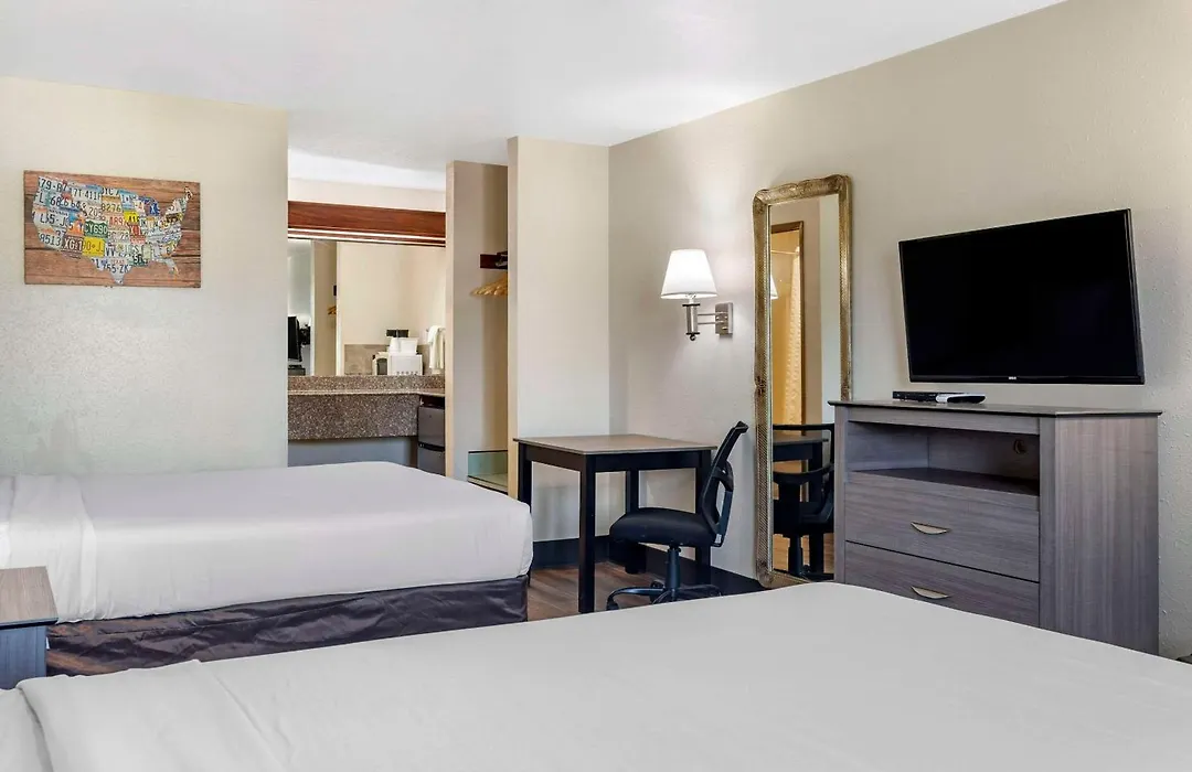Econo Lodge Portland Airport-1