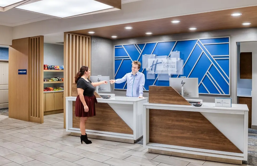Holiday Inn Express & Suites - Green Bay East By Ihg-1