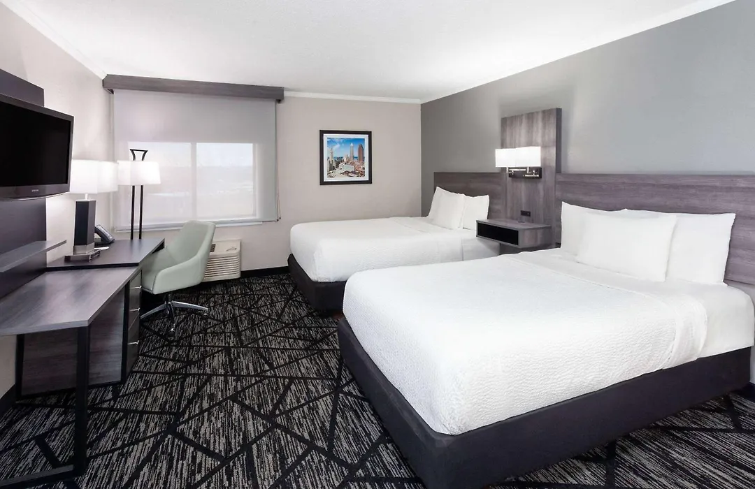 La Quinta Inn By Wyndham Cleveland Independence-1