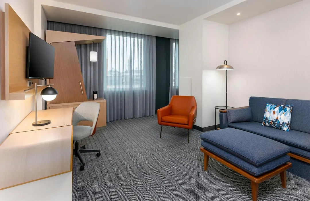 Courtyard By Marriott Buffalo Downtown/Canalside-1