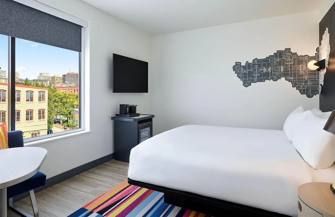 Aloft By Marriott Portland Downtown Waterfront Me-1