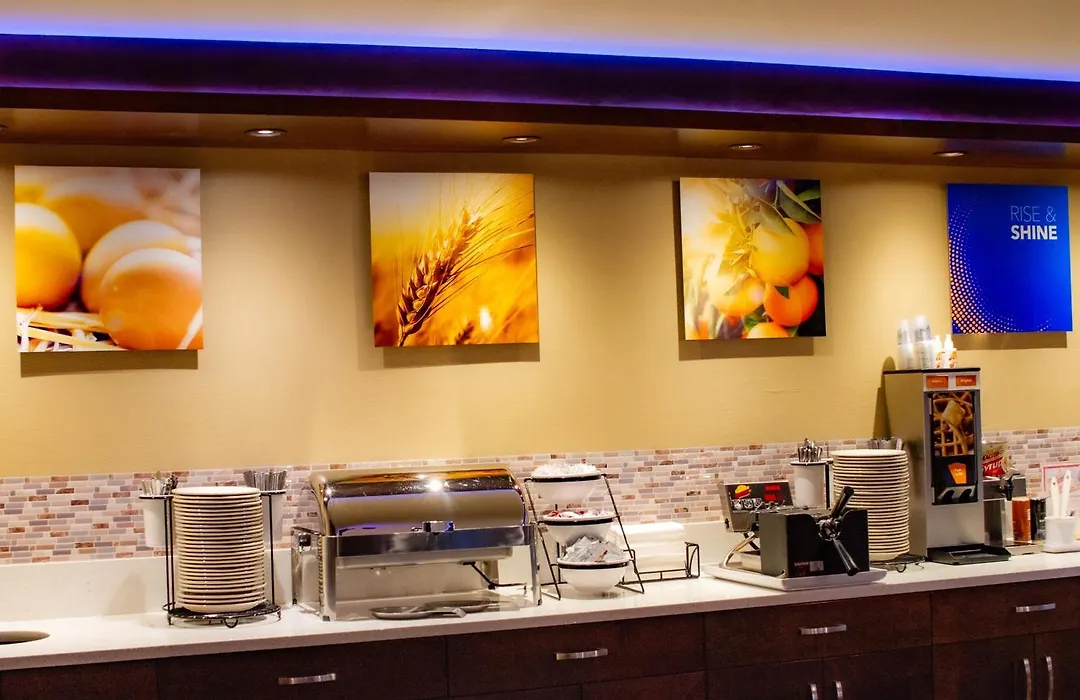 Comfort Inn & Suites Vancouver Downtown City Center-1