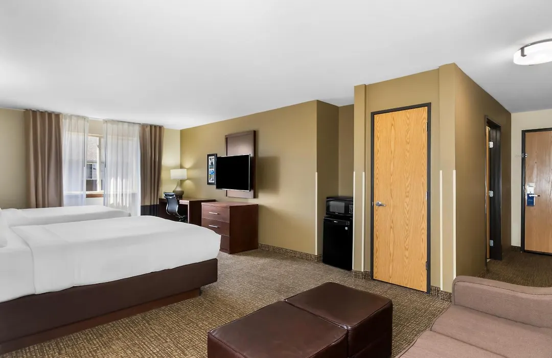 Comfort Inn & Suites Greeley-1