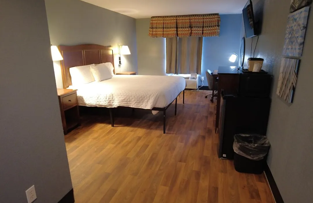 Americourt Hotel And Suites - Elizabethton-1