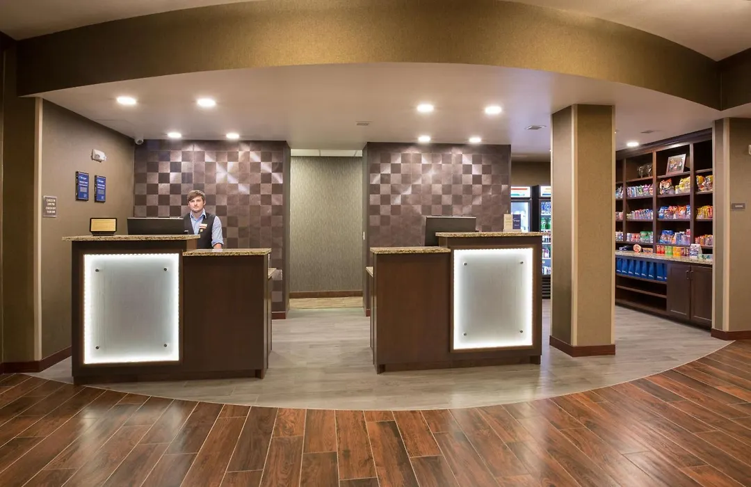 Best Western Plus Lincoln Inn & Suites-1