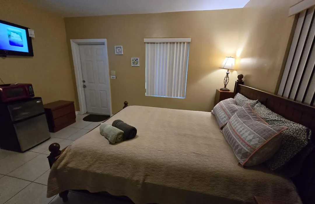 Royal Poinciana Stay-1