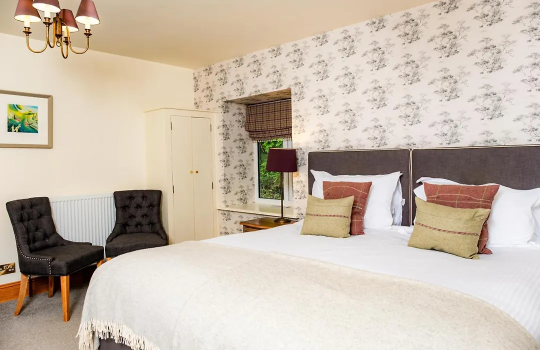 Ravenstone Manor-1