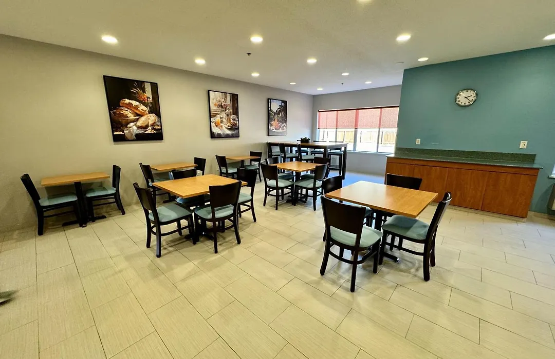 Days Inn & Suites By Wyndham Madison-1