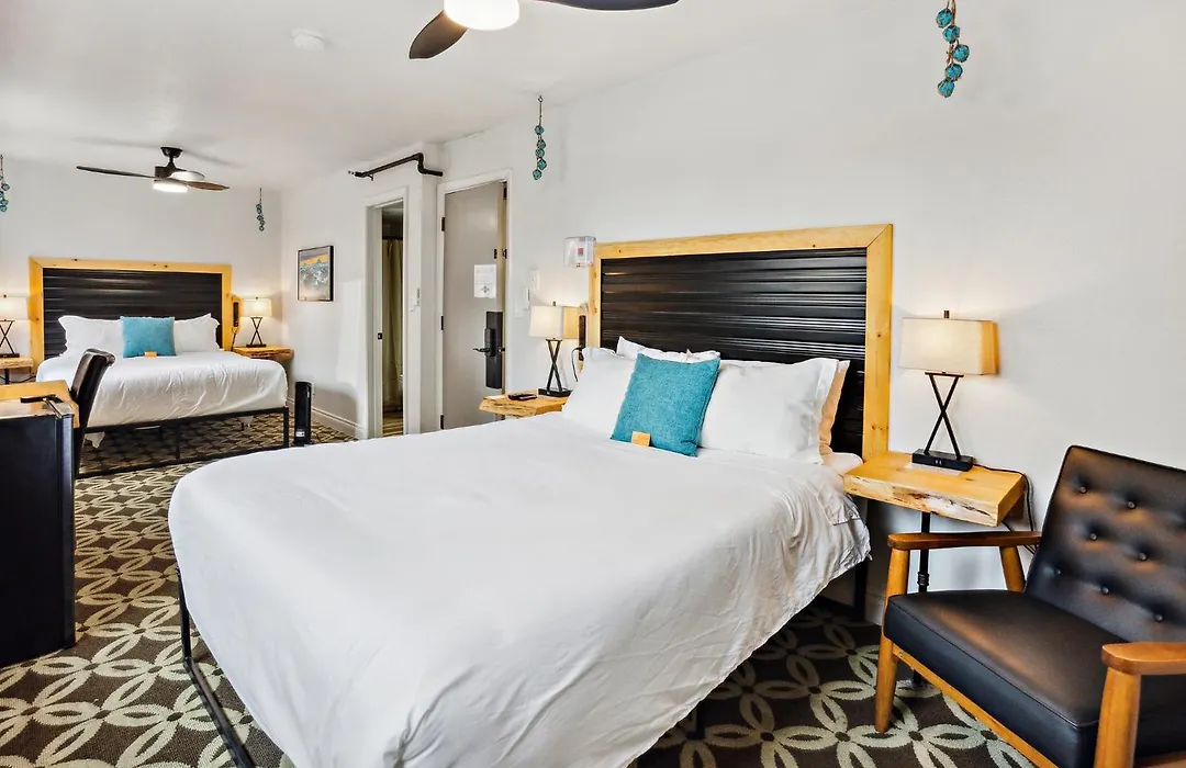 Highliner Hotel-1