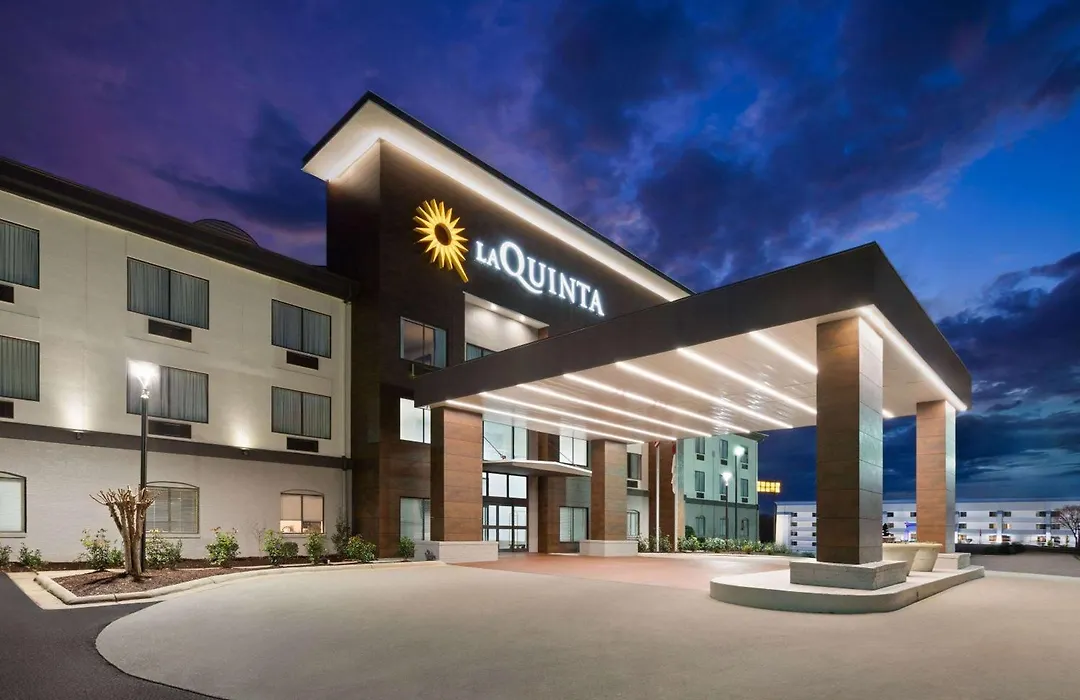 La Quinta Inn & Suites By Wyndham Meridian-1