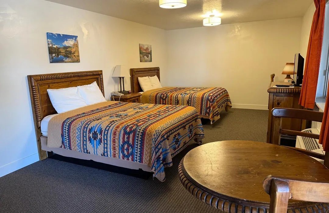 Four Corners Inn-1