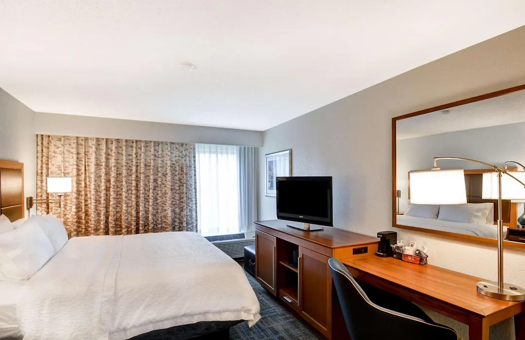 Hampton Inn Memphis-Poplar-1