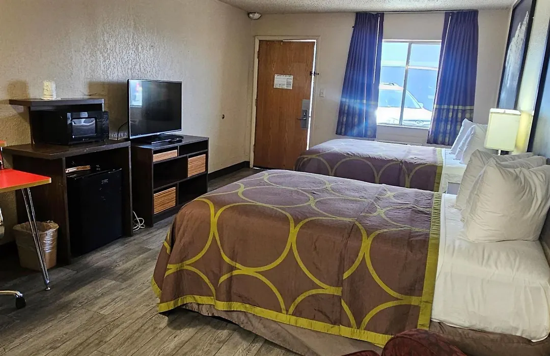 Super 8 By Wyndham Denver Central-1