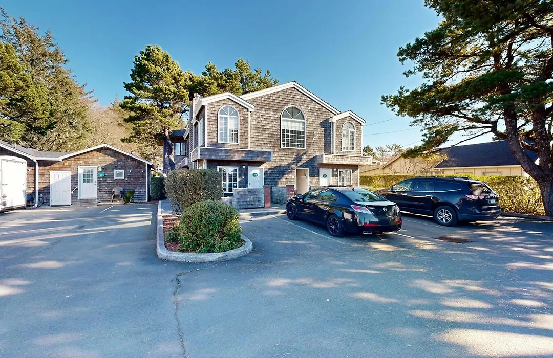 Beaches Inn | Sandpiper Pier Cottage-1