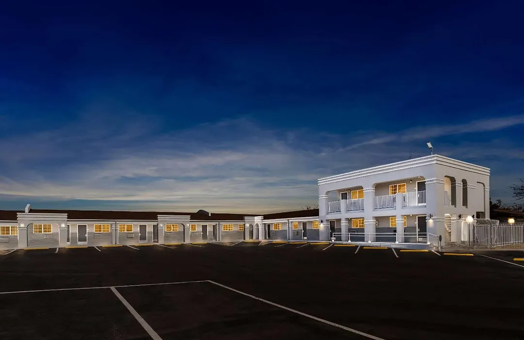 Econo Lodge Inn & Suites Santa Rosa-1
