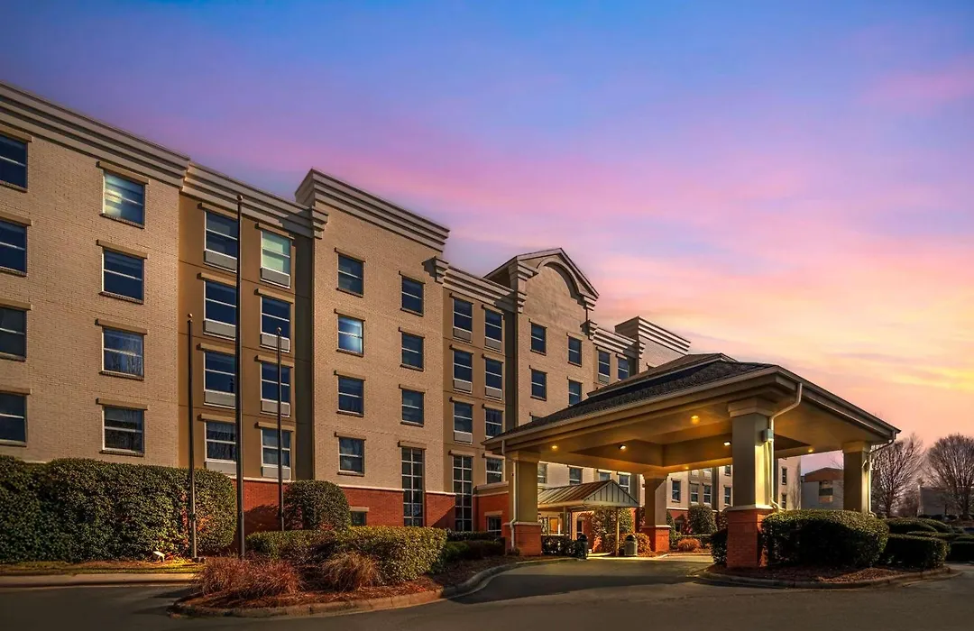 Comfort Suites Near Birkdale Village- Huntersville-1