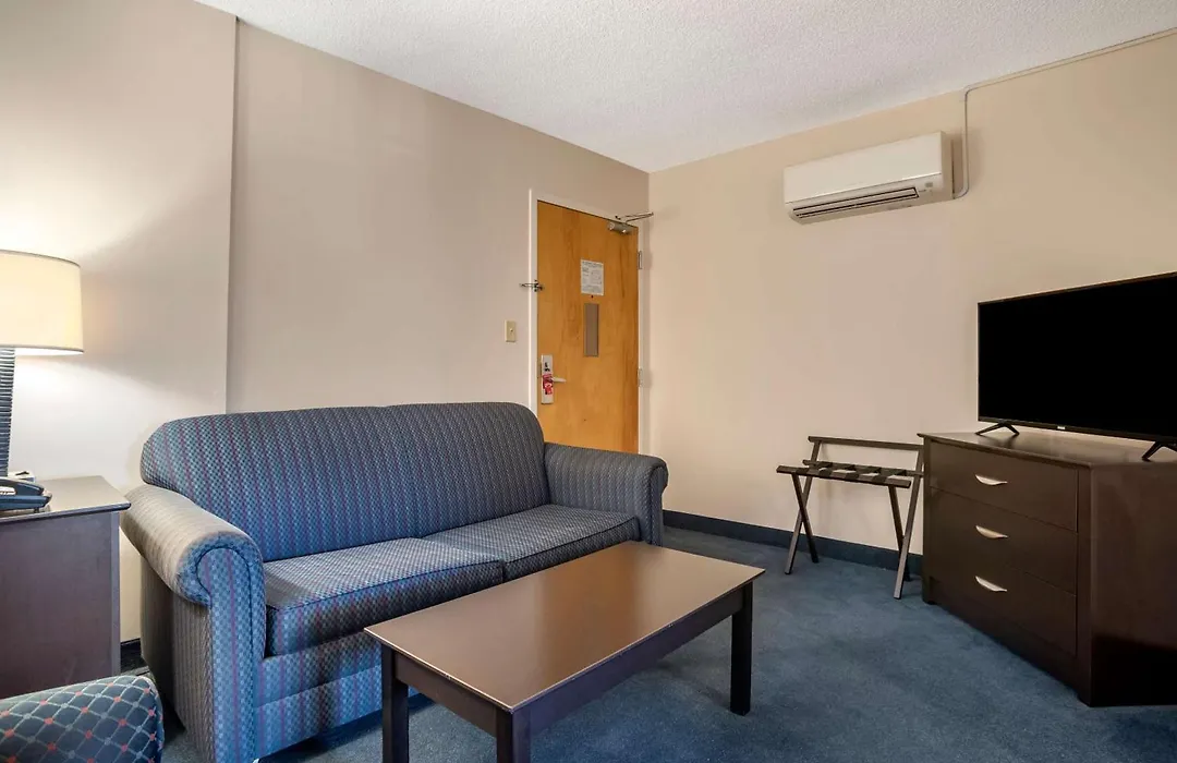 Econo Lodge Inn & Suites Rehoboth Beach-1