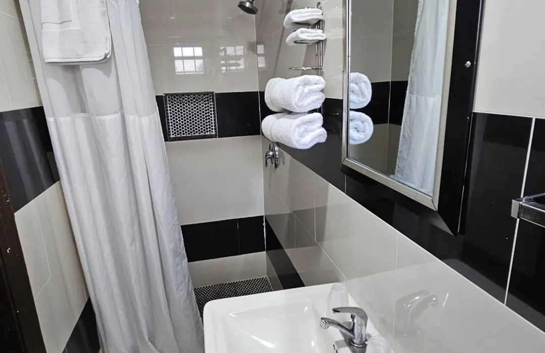 Deluxe Inn - Sarasota-1