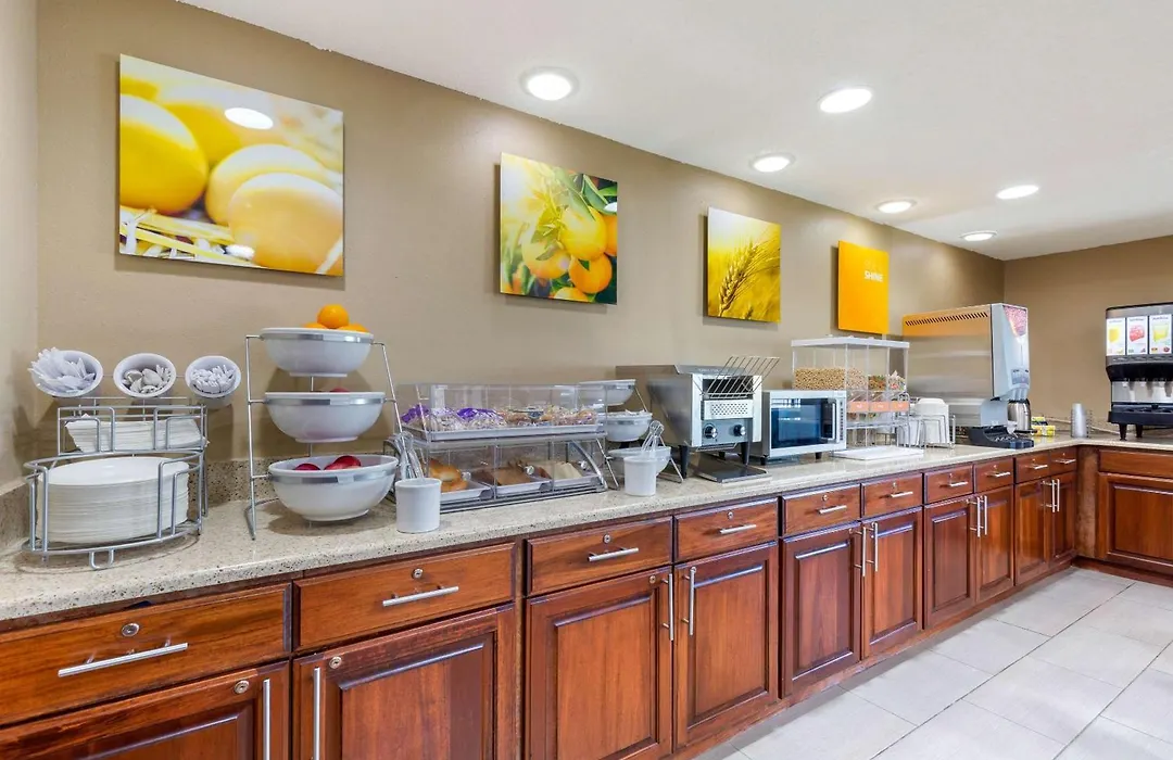 Comfort Inn & Suites Milford-1