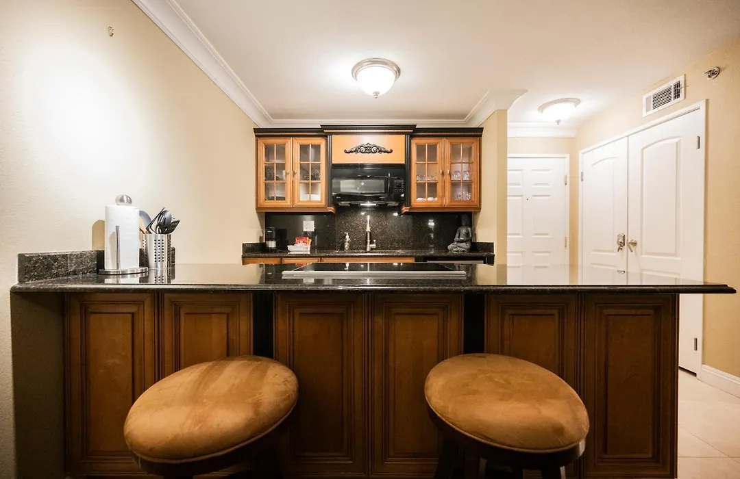 Stripviewsuites At Jockey Club-1