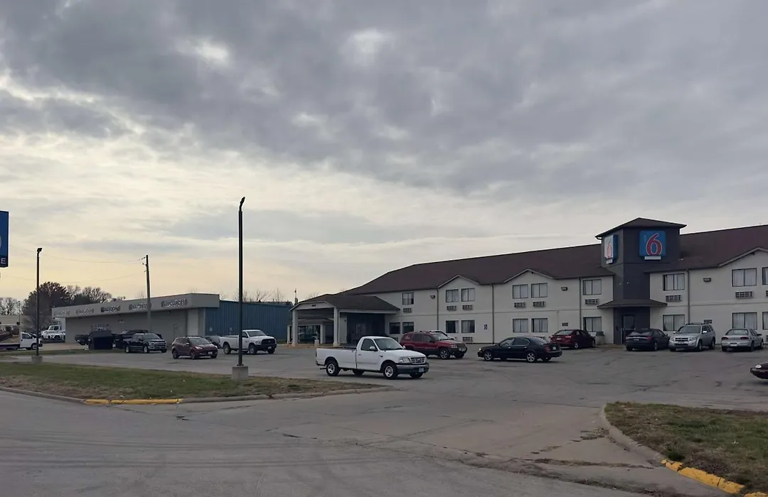 Motel 6-Waterloo, Ia-1