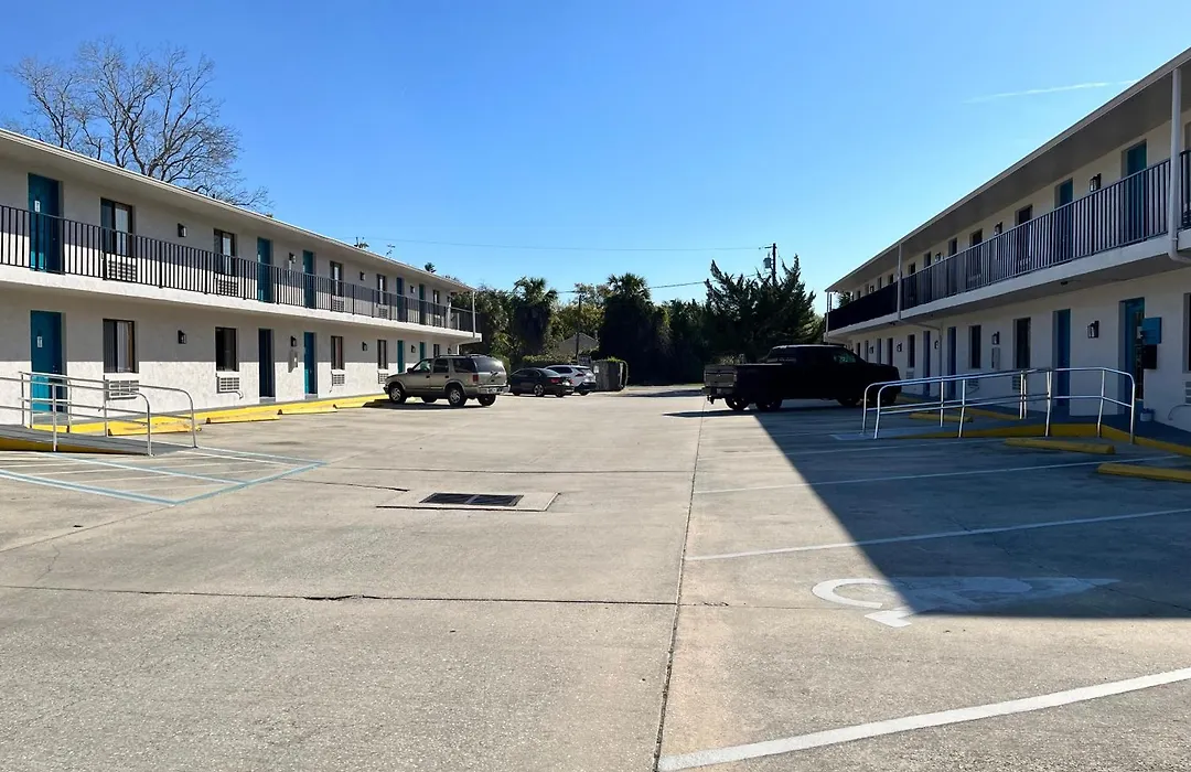 All-Suite Motel-1