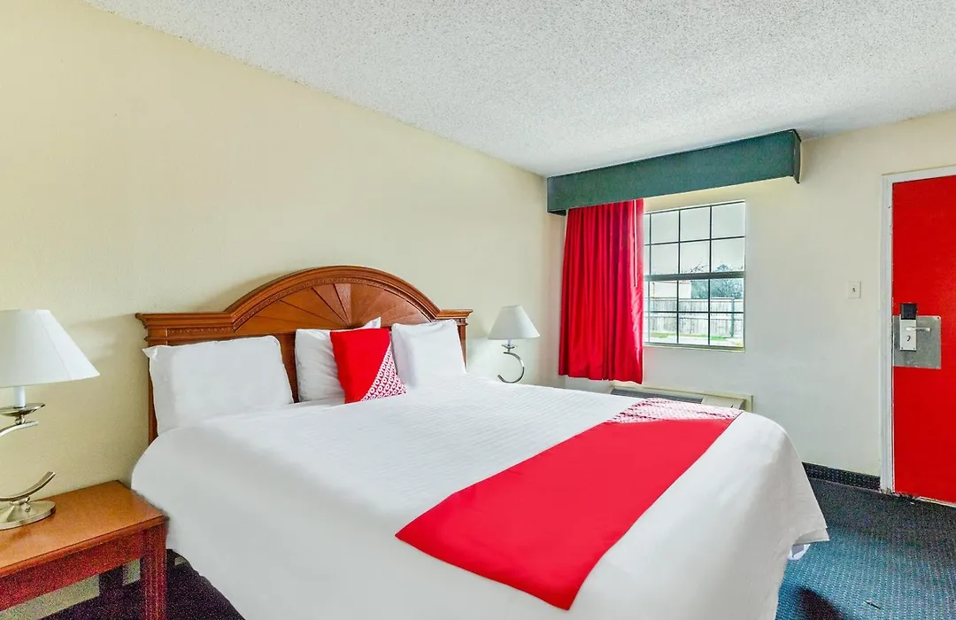 Oyo Hotel San Antonio Lackland Near Seaworld-1
