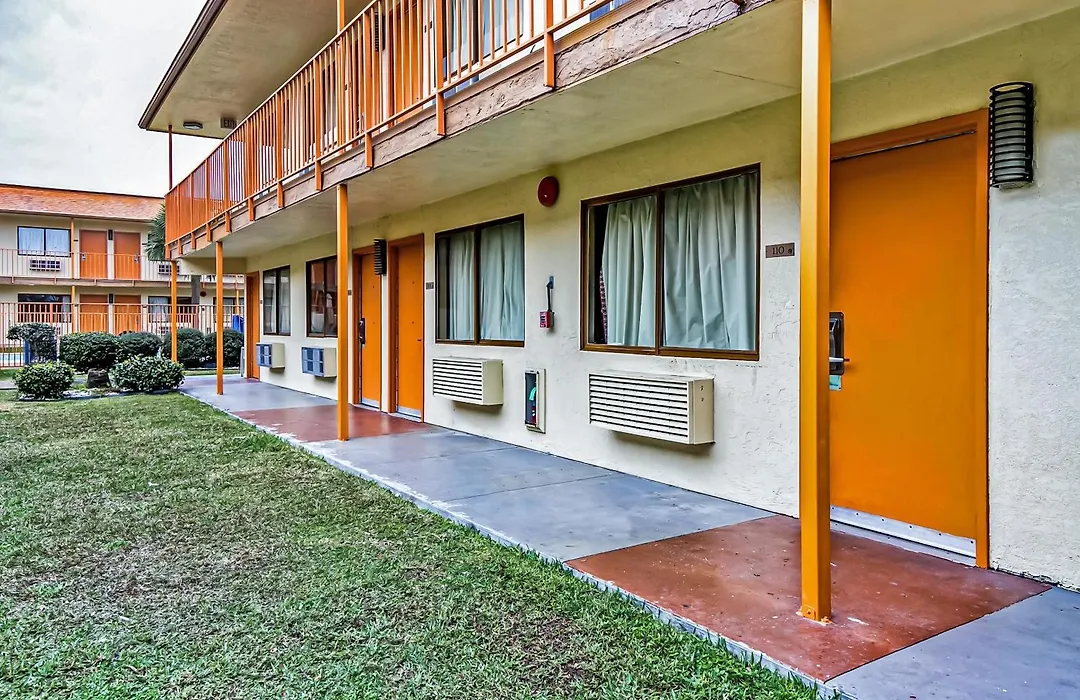 Oyo Hotel Lake Charles Hwy 10-1