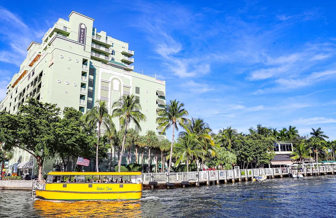 Riverside Hotel-1