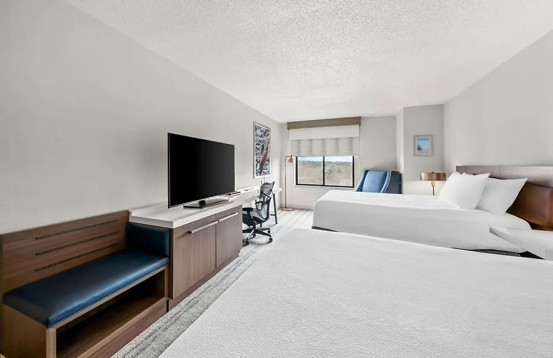 Hilton Garden Inn Plymouth-1
