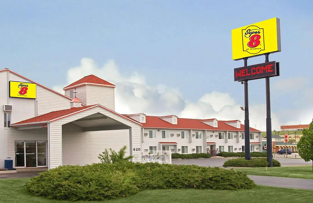 Super 8 By Wyndham Rapid City-1